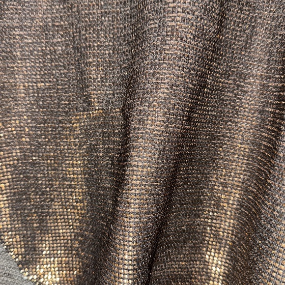 Black and gold croptop - Picture 2 of 2